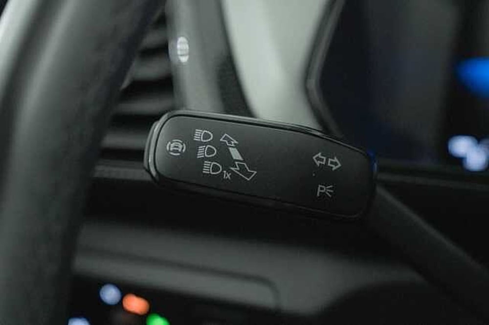 Volkswagen T-Cross usata a Como (19)