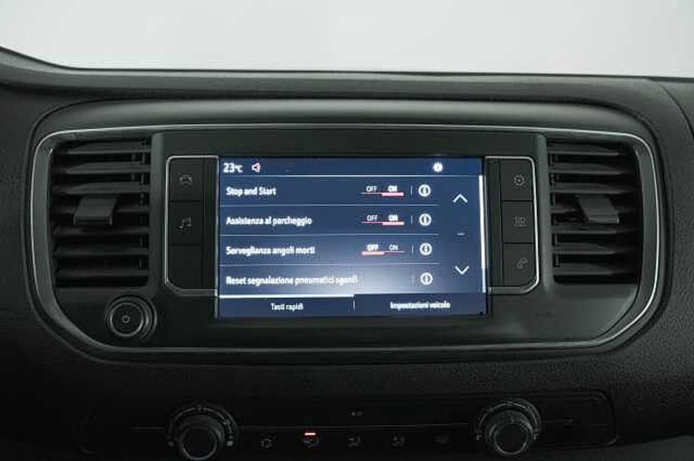 Opel Vivaro Furgone usata a Como (16)