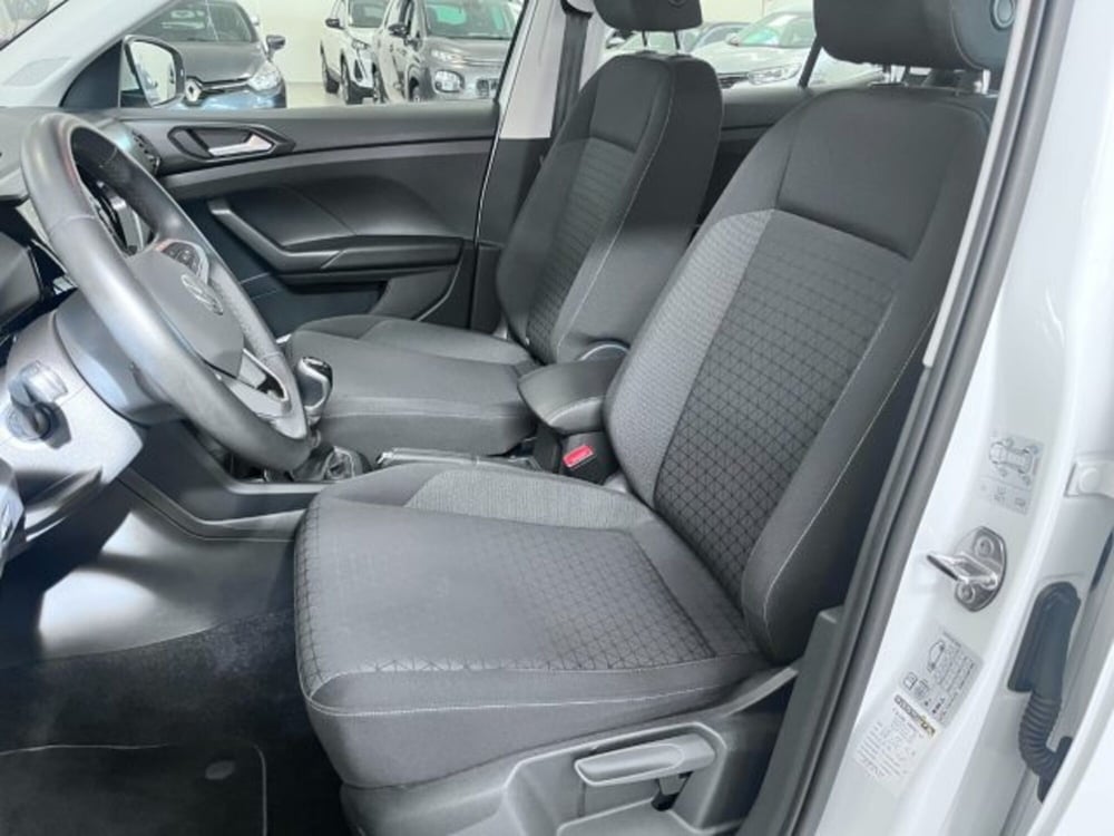 Volkswagen T-Cross usata a Oristano (13)