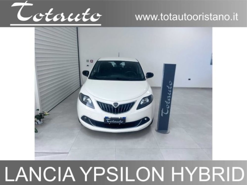 Lancia Ypsilon usata a Oristano