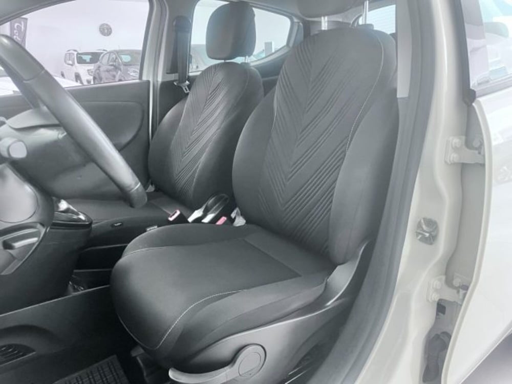 Lancia Ypsilon usata a Oristano (14)