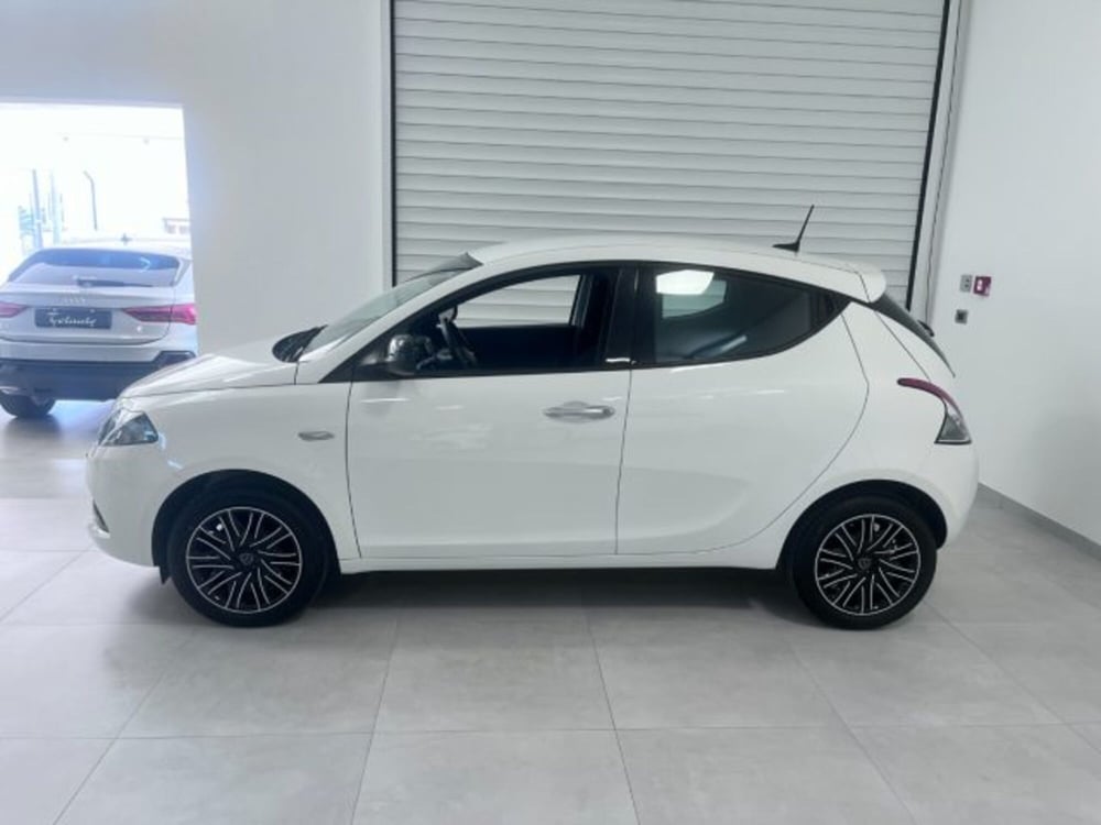 Lancia Ypsilon usata a Oristano (4)