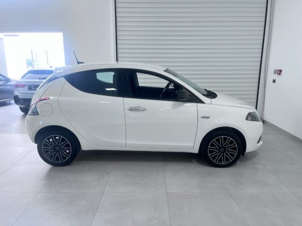 Lancia Ypsilon usata a Oristano (7)