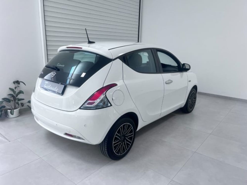 Lancia Ypsilon usata a Oristano (9)