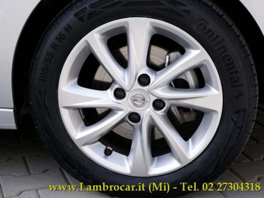 Opel Corsa usata a Milano (12)