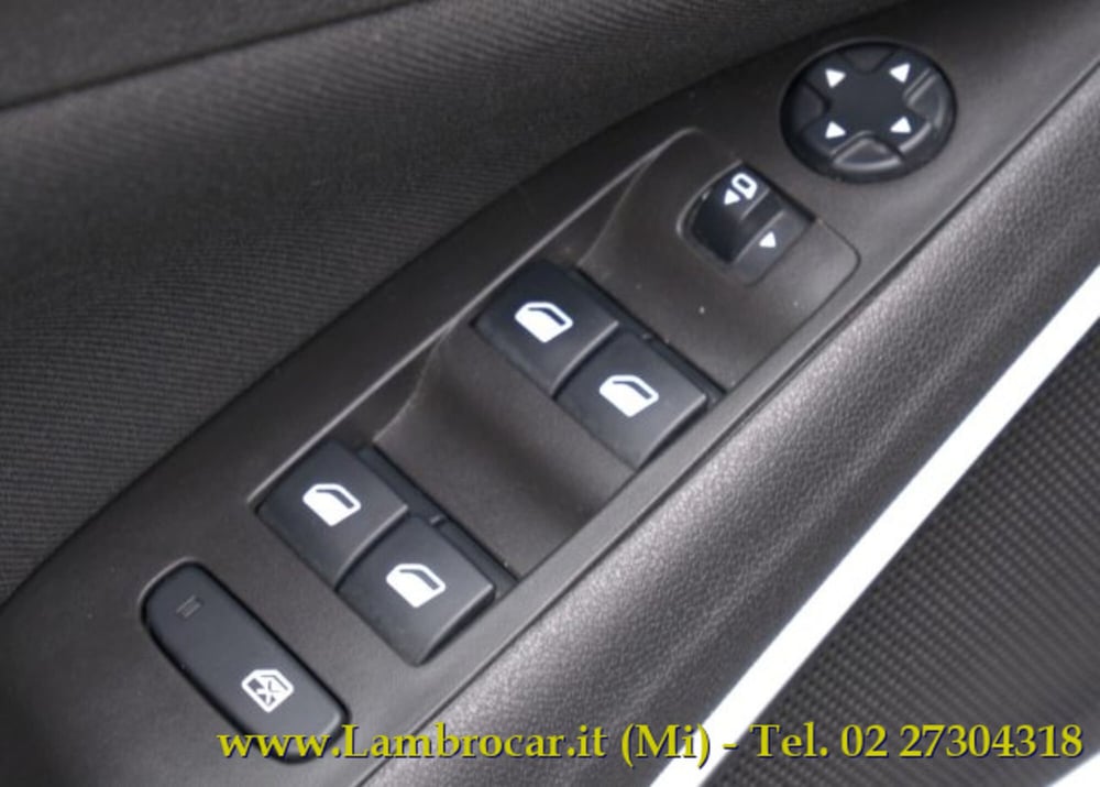 Opel Crossland X usata a Milano (17)