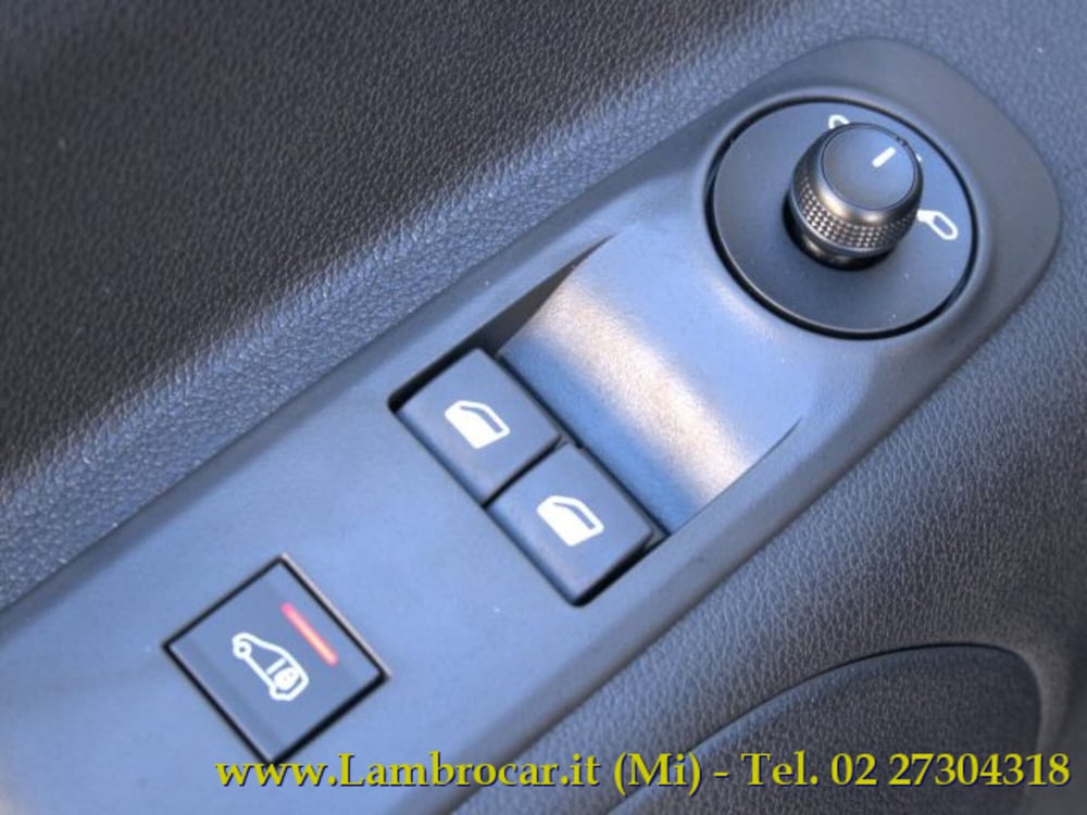 Opel Combo Furgone nuova a Milano (13)