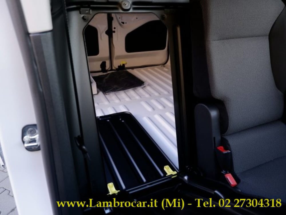Opel Combo Furgone nuova a Milano (16)