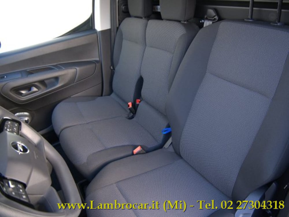 Opel Combo Furgone nuova a Milano (3)