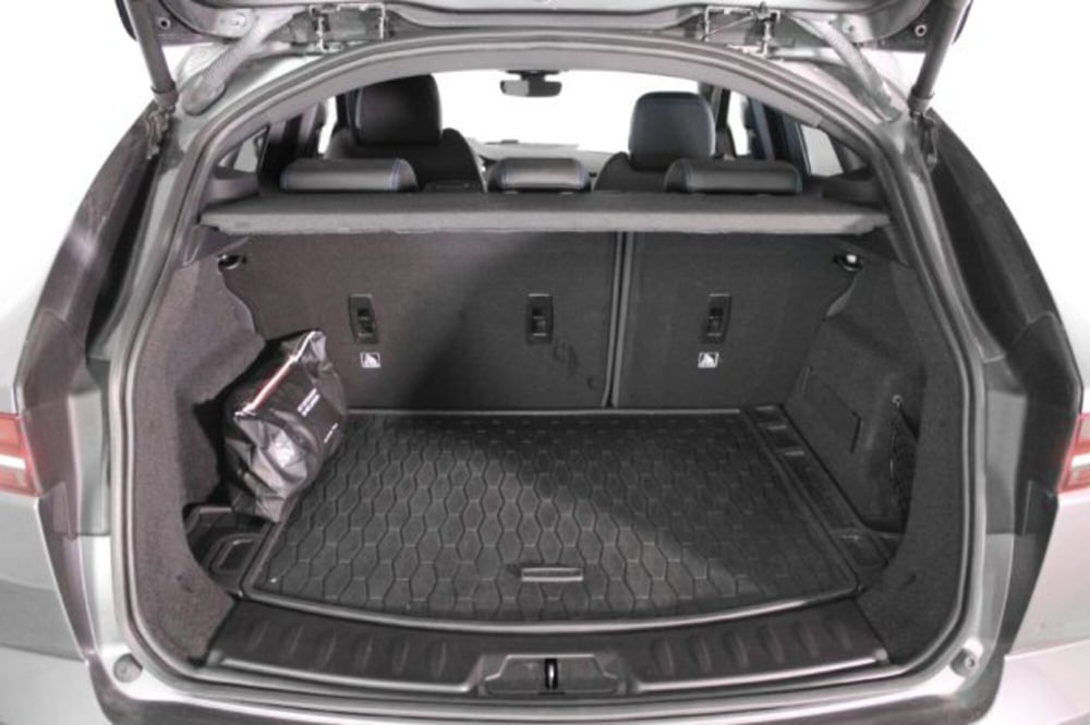 Jaguar E-Pace usata a Novara (11)