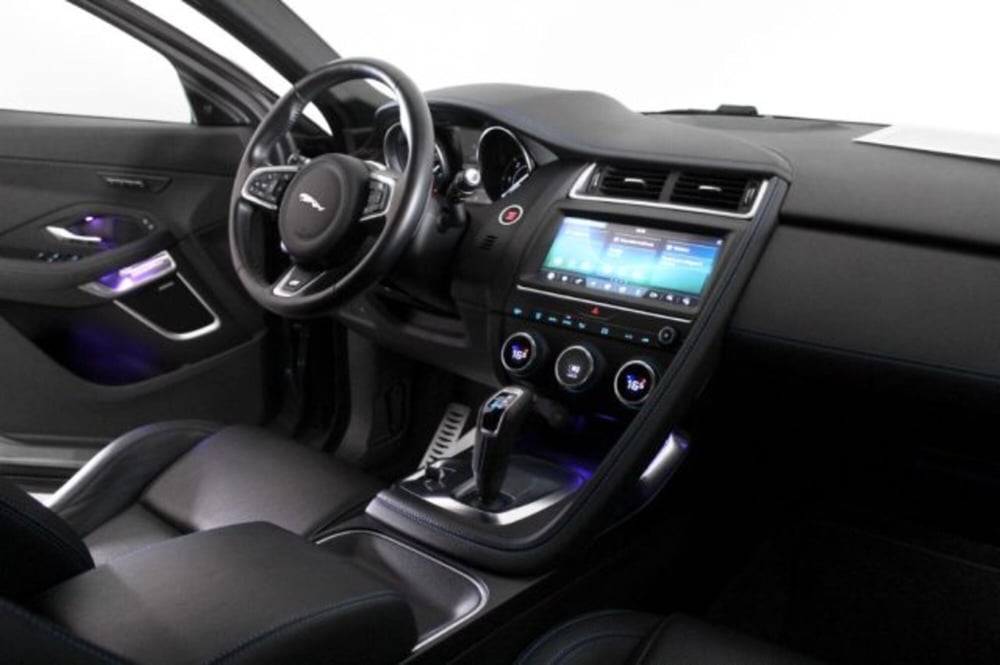 Jaguar E-Pace usata a Novara (7)