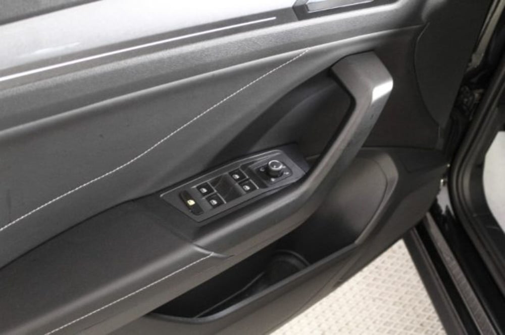 Volkswagen T-Roc usata a Novara (12)