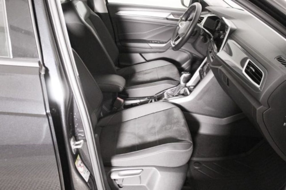 Volkswagen T-Roc usata a Novara (8)