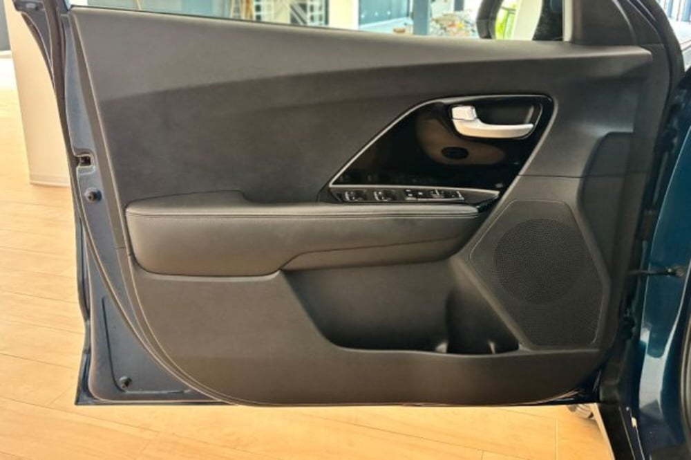 Kia Niro usata a Latina (12)