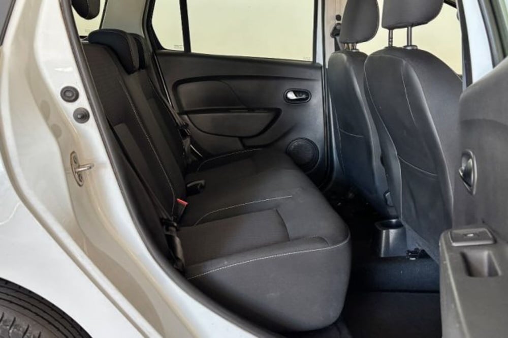 Dacia Logan usata a Latina (10)