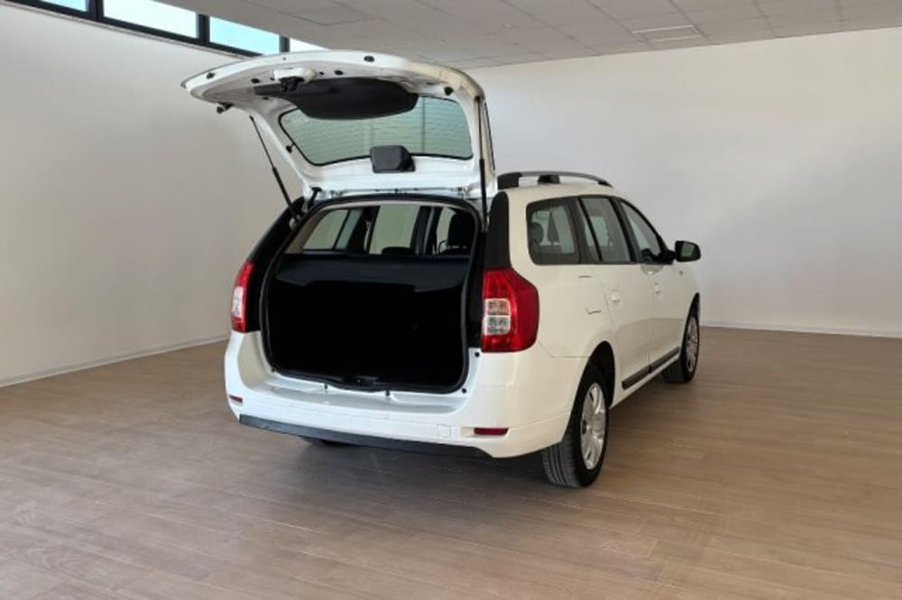 Dacia Logan usata a Latina (7)