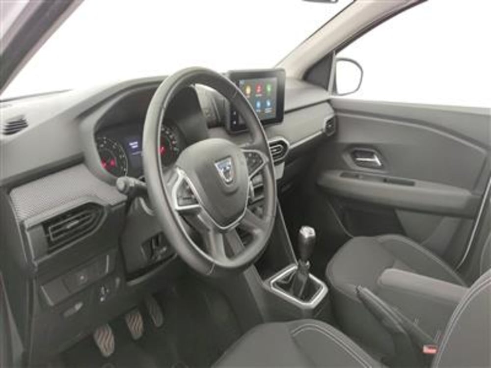 Dacia Jogger usata a Bari (14)