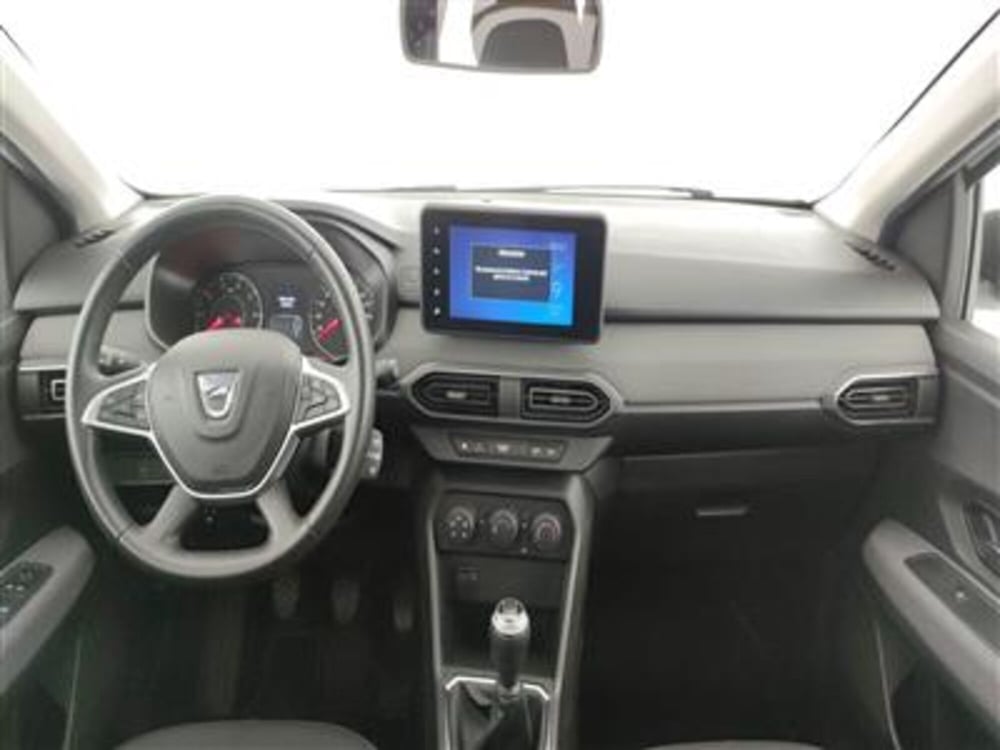 Dacia Jogger usata a Bari (15)