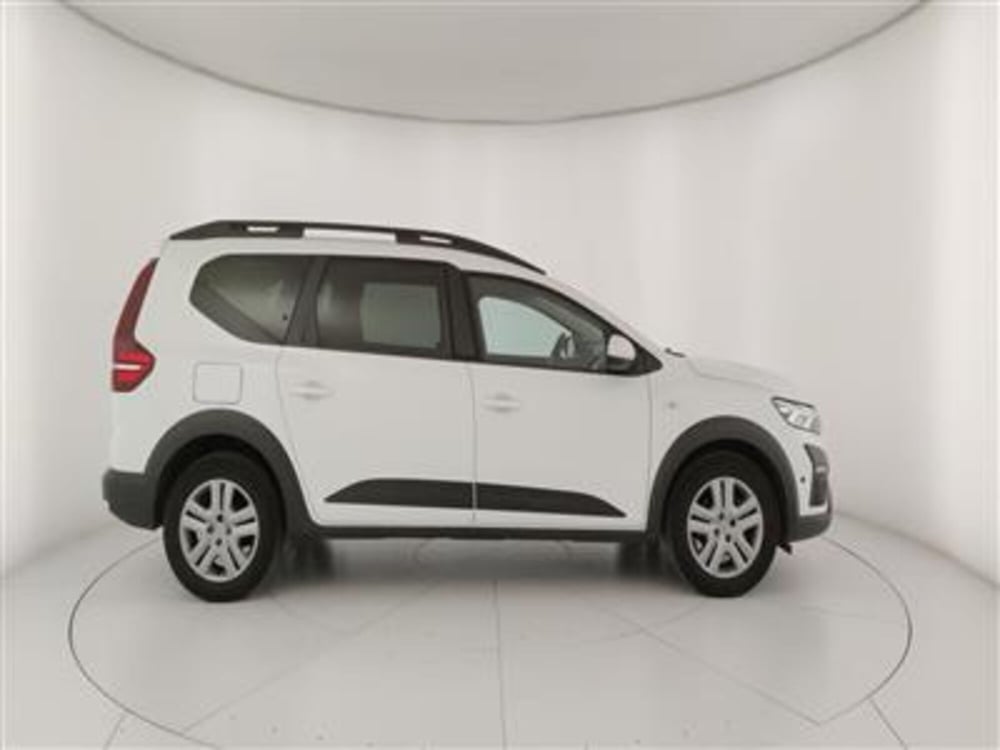 Dacia Jogger usata a Bari (9)