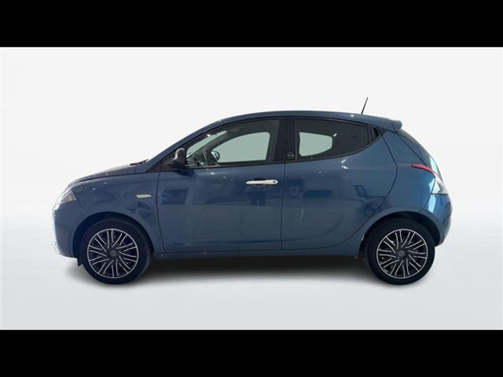 Lancia Ypsilon usata a Viterbo (4)