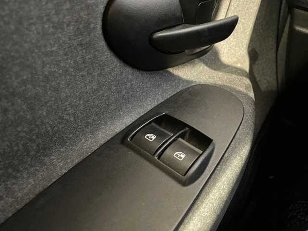 Lancia Ypsilon usata a Ravenna (17)