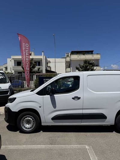 Peugeot Partner Furgone 1.5 bluehdi 100cv S&amp;S L2 d.cab mobile nuova a Cavallino