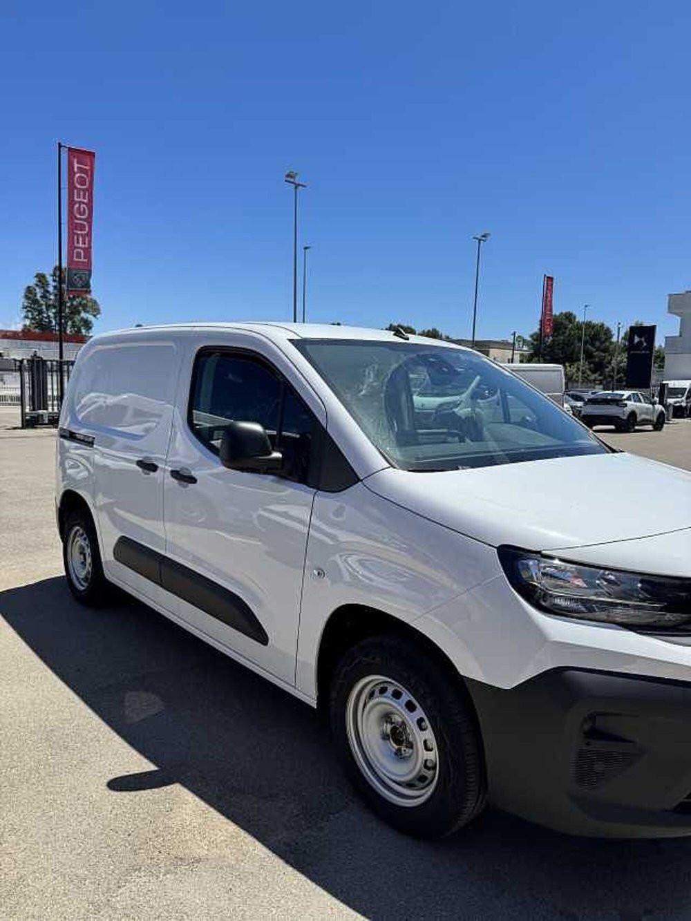 Peugeot Partner Furgone nuova a Lecce (3)