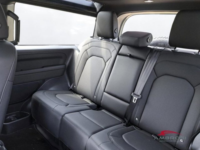 Land Rover Defender usata a Perugia (10)