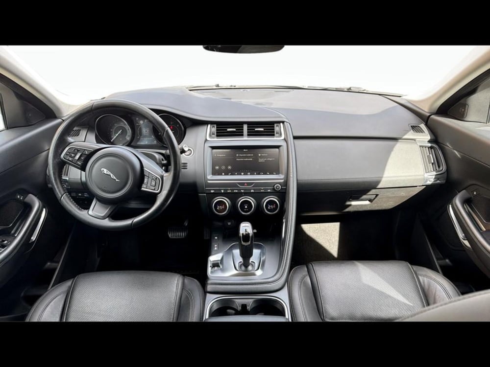 Jaguar E-Pace usata a Varese (4)