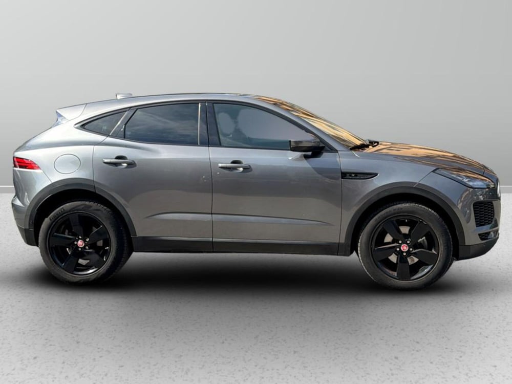 Jaguar E-Pace usata a Varese (6)