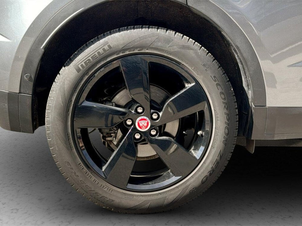 Jaguar E-Pace usata a Varese (9)