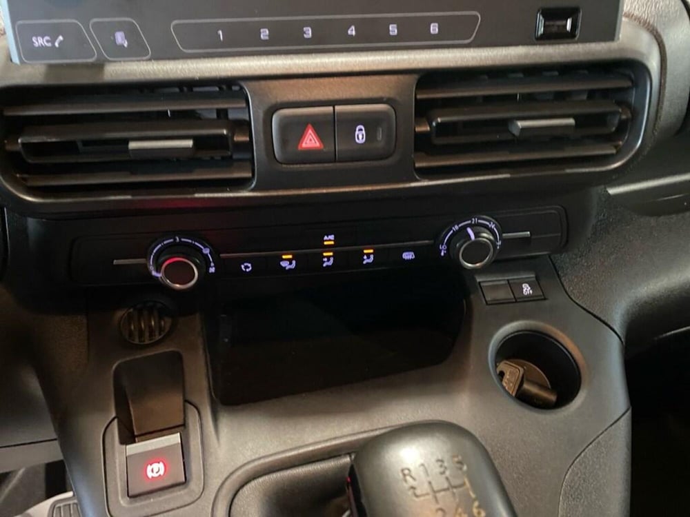 Peugeot Partner Furgone usata a Torino (9)