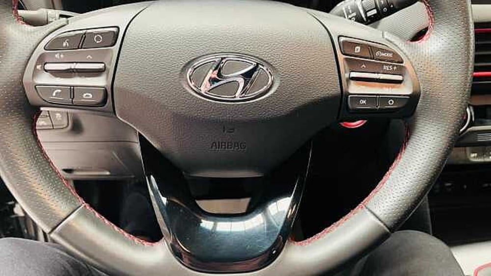 Hyundai Kona usata a Milano (8)