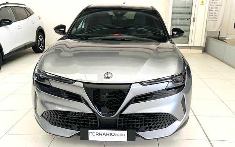 Alfa Romeo Junior nuova a Milano (2)