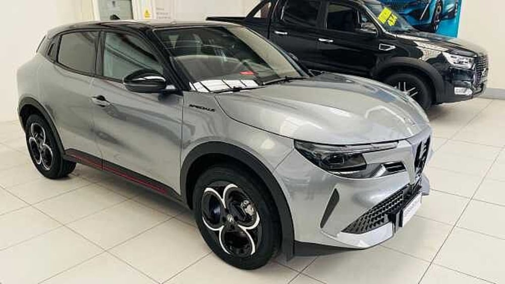 Alfa Romeo Junior nuova a Milano (3)