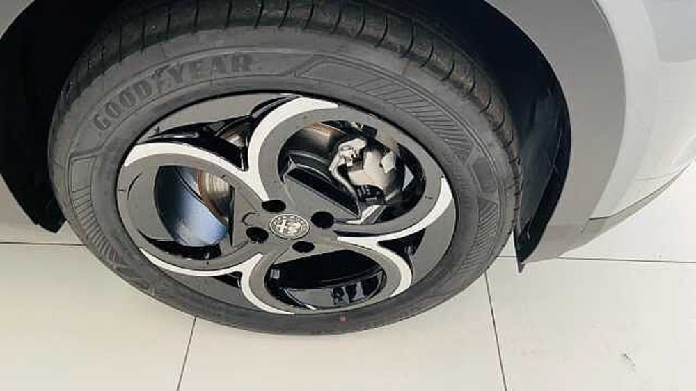 Alfa Romeo Junior nuova a Milano (9)