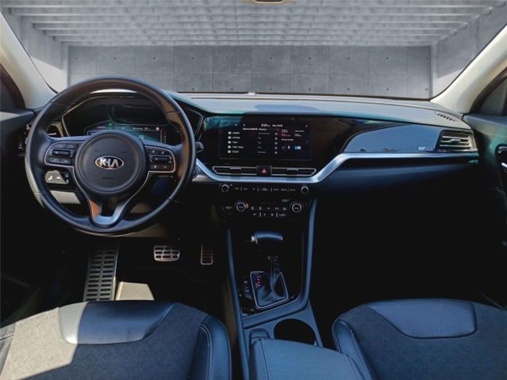 Kia Niro usata a Bari (14)