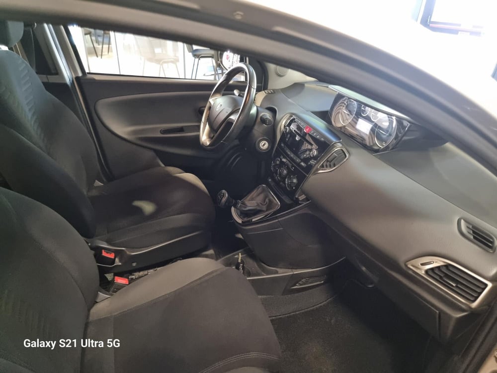 Lancia Ypsilon usata a Alessandria (12)