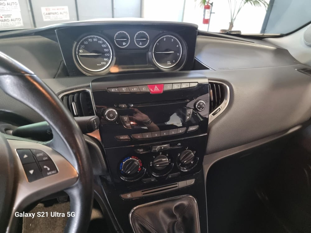 Lancia Ypsilon usata a Alessandria (6)