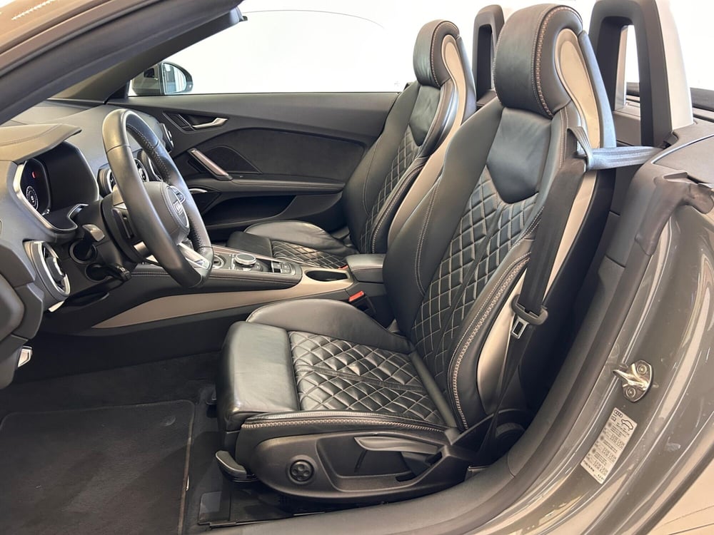 Audi TT Cabrio usata a Napoli (8)