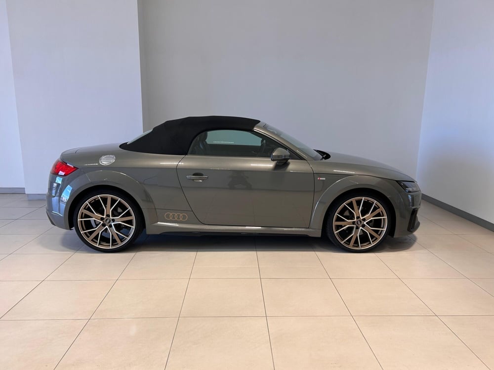 Audi TT Cabrio usata a Napoli (9)