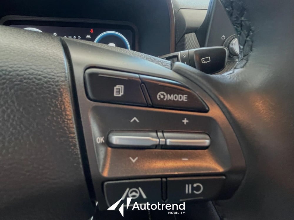 Hyundai Kona usata a Bari (10)