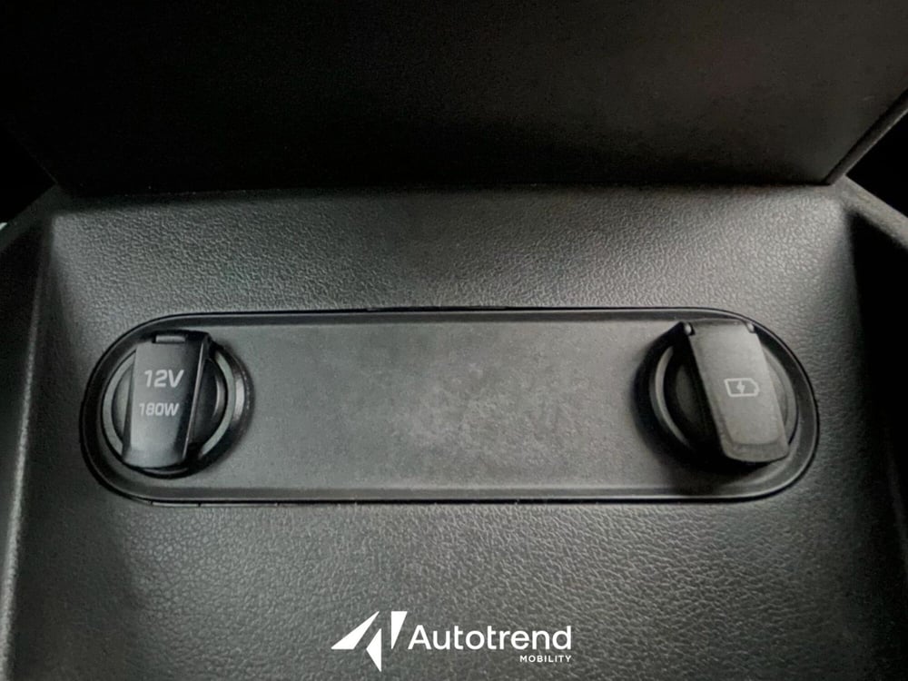 Hyundai Kona usata a Bari (15)