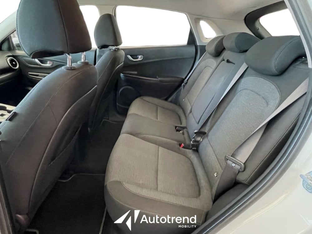 Hyundai Kona usata a Bari (18)
