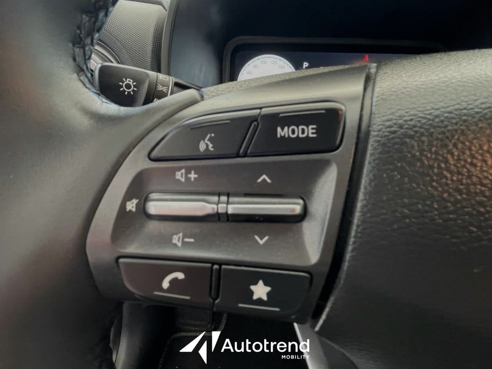 Hyundai Kona usata a Bari (9)