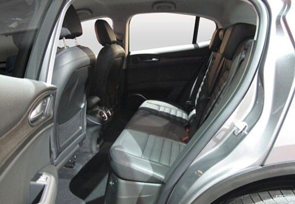 Alfa Romeo Stelvio usata a Potenza (13)