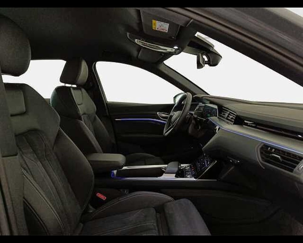 Audi Q8 Sportback usata a Roma (8)