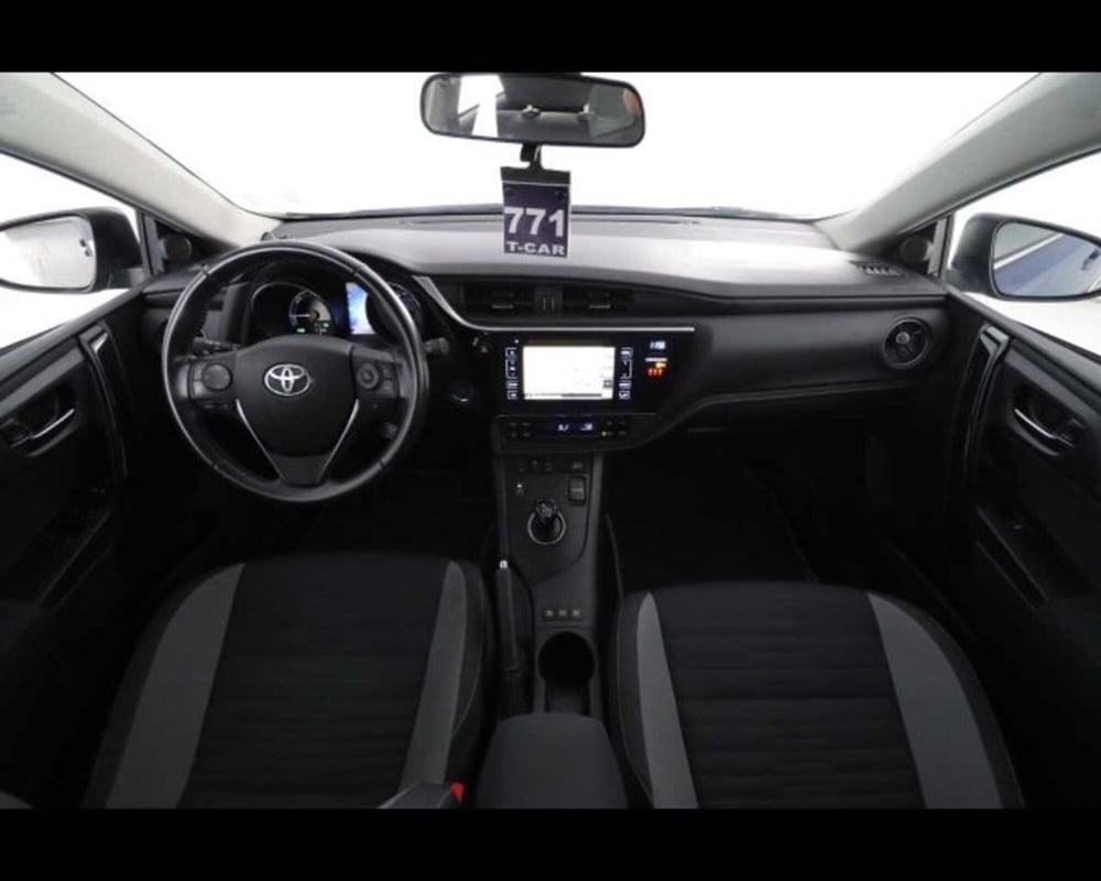 Toyota Corolla Touring Sports usata a Bologna (11)