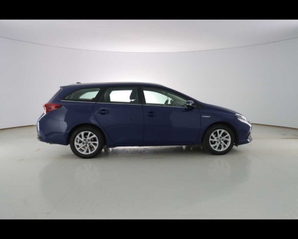 Toyota Corolla Touring Sports usata a Bologna (4)