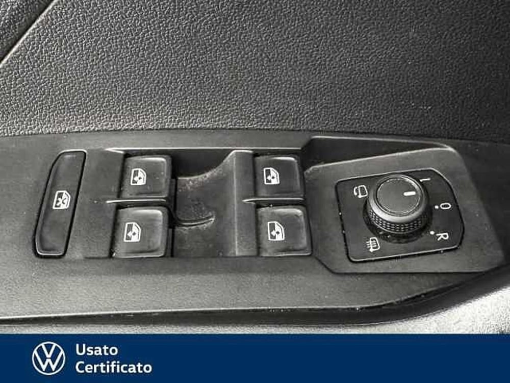 Volkswagen T-Cross usata a Vicenza (11)